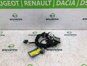 Used Wiring harness Peugeot 3008 II (M4/MC/MJ/MR) 1.2 12V e-THP PureTech 130 Price € 50,00 Margin scheme offered by Snuverink Autodemontage