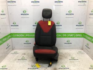 Używane Fotel lewy Renault Clio IV (5R) 1.5 Energy dCi 90 FAP Cena € 175,00 Procedura marży oferowane przez Snuverink Autodemontage