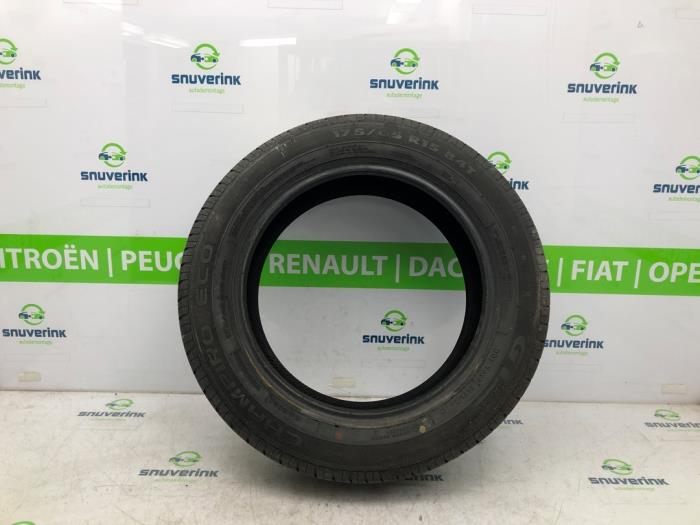 Używane Opona Cena € 24,98 Procedura marży oferowane przez Snuverink Autodemontage