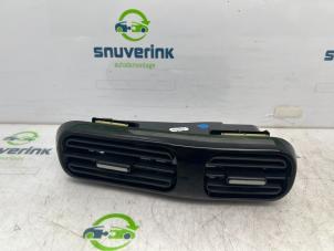 Used Dashboard vent Citroen C4 Cactus (0B/0P) 1.2 PureTech 82 12V Price € 100,00 Margin scheme offered by Snuverink Autodemontage