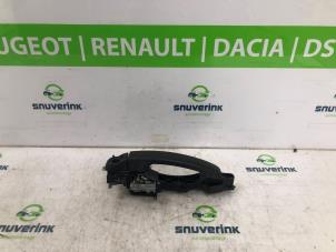 Used Tailgate handle Renault Master IV (MA/MB/MC/MD/MH/MF/MG/MH) 2.3 dCi 165 16V RWD Price € 108,90 Inclusive VAT offered by Snuverink Autodemontage