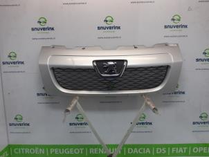 Used Grille Peugeot Boxer (U9) 2.2 HDi 100 Euro 4 Price € 332,75 Inclusive VAT offered by Snuverink Autodemontage