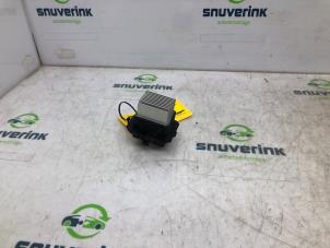 Used Heater resistor Renault Clio IV Estate/Grandtour (7R) 1.5 Energy dCi 90 FAP Price € 30,00 Margin scheme offered by Snuverink Autodemontage