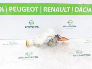 Used Master cylinder Citroen C3 (SX/SW) 1.2 12V e-THP PureTech 110 Price on request offered by Snuverink Autodemontage
