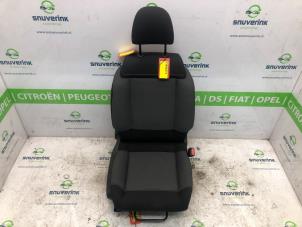Używane Fotel prawy Citroen C3 (SX/SW) 1.2 12V e-THP PureTech 110 Cena na żądanie oferowane przez Snuverink Autodemontage