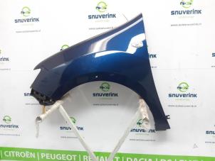 Used Front wing, left Dacia Logan MCV II/Sandero Wagon (7S) 0.9 TCE 12V Price on request offered by Snuverink Autodemontage