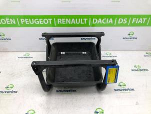 Usagé Cadre siège Peugeot Boxer (244) 2.0 HDi Prix € 90,75 Prix TTC proposé par Snuverink Autodemontage