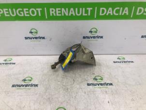 Used Gear-change mechanism Peugeot 207/207+ (WA/WC/WM) 1.6 16V GT THP Price € 45,00 Margin scheme offered by Snuverink Autodemontage