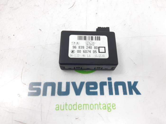Begagnade Regnsensor Citroen DS3 (SA) 1.6 VTi 120 16V Pris € 25,00 Marginaltabell erbjuds av Snuverink Autodemontage
