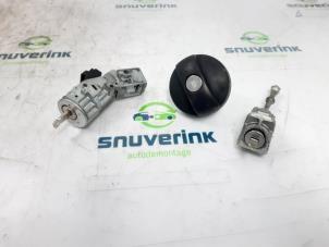 Usagé Serrure de contact + clé Citroen DS3 (SA) 1.6 VTi 120 16V Prix sur demande proposé par Snuverink Autodemontage