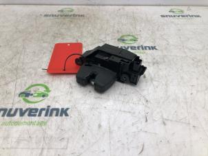 Used Tailgate lock mechanism Citroen C3 (SX/SW) 1.2 12V e-THP PureTech 110 Price € 25,00 Margin scheme offered by Snuverink Autodemontage