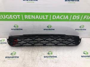 Used Front bumper, central component Citroen C3 (SX/SW) 1.2 12V e-THP PureTech 110 Price on request offered by Snuverink Autodemontage