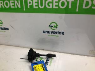 Used Ignition coil Peugeot 108 1.0 12V VVT-i Price € 20,00 Margin scheme offered by Snuverink Autodemontage