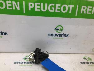 Usagé Mécanique de verrouillage hayon Peugeot 108 1.0 12V VVT-i Prix € 35,00 Règlement à la marge proposé par Snuverink Autodemontage