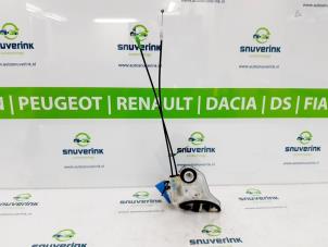 Begagnade Dörrmekanism, 4-dörrars, höger bak Peugeot 108 1.0 12V VVT-i Pris € 35,00 Marginaltabell erbjuds av Snuverink Autodemontage