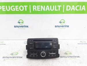 Used Radio Dacia Logan MCV II/Sandero Wagon (7S) 0.9 TCE 12V Price on request offered by Snuverink Autodemontage