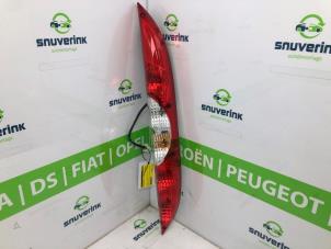 Gebrauchte Rücklicht rechts Fiat Ducato (250) 2.0 D 115 Multijet Preis € 90,75 Mit Mehrwertsteuer angeboten von Snuverink Autodemontage