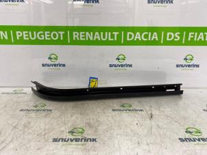 Used Sliding door rail, right Peugeot Partner (GC/GF/GG/GJ/GK) 1.6 HDI 75 Phase 1 Price € 60,50 Inclusive VAT offered by Snuverink Autodemontage