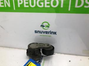 Used Drive belt tensioner Peugeot Boxer (U9) 2.2 HDi 100 Euro 4 Price on request offered by Snuverink Autodemontage