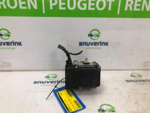 Usagé Pompe ABS Peugeot Boxer (U9) 2.2 HDi 100 Euro 4 Prix € 241,99 Prix TTC proposé par Snuverink Autodemontage