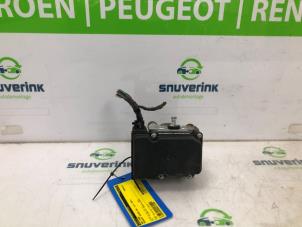 Usagé Pompe ABS Peugeot Boxer (U9) 2.2 HDi 100 Euro 4 Prix sur demande proposé par Snuverink Autodemontage