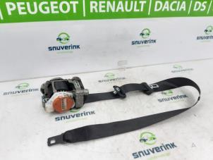Révisé Ceinture de sécurité avant gauche Renault Kadjar (RFEH) 1.3 TCE 140 FAP 16V Prix € 193,60 Prix TTC proposé par Snuverink Autodemontage