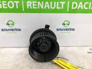 Used Heating and ventilation fan motor Renault Twingo II (CN) 1.2 16V Price € 45,00 Margin scheme offered by Snuverink Autodemontage
