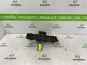 Używane Kolektor dolotowy Peugeot Boxer (U9) 2.2 HDi 130 Euro 5 Cena € 199,65 Z VAT oferowane przez Snuverink Autodemontage