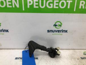 Used Sliding door roller, right Peugeot Boxer (U9) 2.2 HDi 130 Euro 5 Price € 60,50 Inclusive VAT offered by Snuverink Autodemontage
