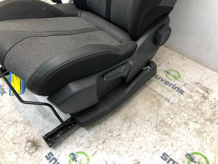 Siège Avant Droit Pour PEUGEOT 3008 II (MC MR MJ M4) - Occasion, Référence 1616753480