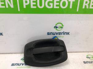 Used Sliding door handle, left Peugeot Boxer (U9) 2.2 HDi 130 Euro 5 Price € 84,70 Inclusive VAT offered by Snuverink Autodemontage