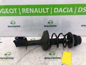 Usagé Barre amortisseur avant gauche Renault Twingo II (CN) 1.2 16V Prix € 40,00 Règlement à la marge proposé par Snuverink Autodemontage