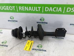 Usados Barra de amortiguador derecha delante Renault Twingo II (CN) 1.2 16V Precio € 40,00 Norma de margen ofrecido por Snuverink Autodemontage