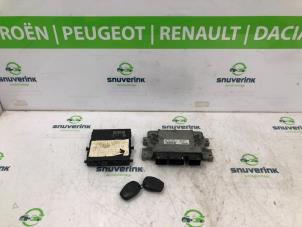 Używane Komputer sterowania silnika Renault Twingo II (CN) 1.2 16V Cena € 190,00 Procedura marży oferowane przez Snuverink Autodemontage