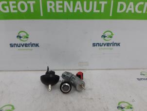 Used Set of locks Renault Twingo II (CN) 1.2 16V Price € 60,00 Margin scheme offered by Snuverink Autodemontage