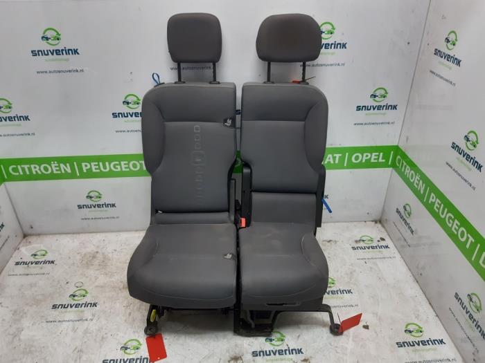 Double front seat, right from a Citroën Berlingo 1.6 Hdi 90 Phase 2 2013