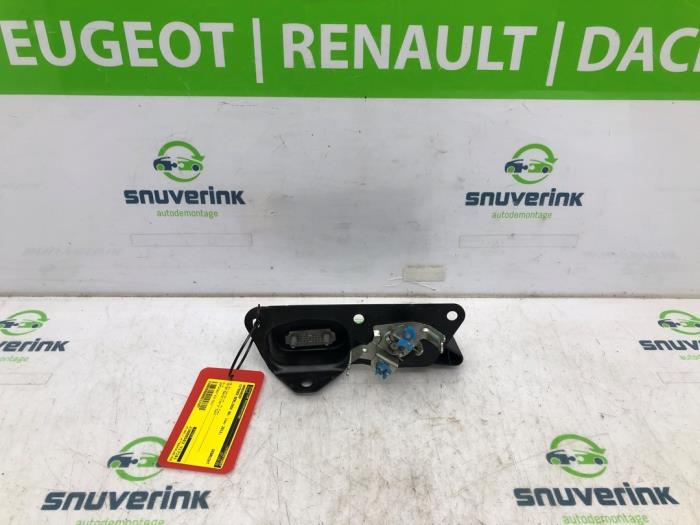 Gebrauchte Handgriff Citroen Berlingo 1.6 Hdi 90 Phase 2 Preis € 24,20 Mit Mehrwertsteuer angeboten von Snuverink Autodemontage