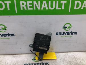 Usados Módulo de Airbag Renault Clio IV Estate/Grandtour (7R) 0.9 Energy TCE 12V Precio € 80,00 Norma de margen ofrecido por Snuverink Autodemontage