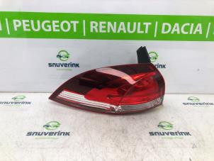 Used Taillight, left Renault Clio IV Estate/Grandtour (7R) 0.9 Energy TCE 12V Price € 60,00 Margin scheme offered by Snuverink Autodemontage