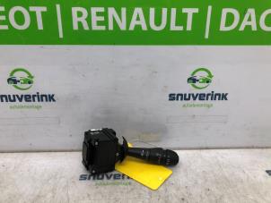Używane Przelacznik wycieraczki Renault Clio IV Estate/Grandtour (7R) 0.9 Energy TCE 12V Cena € 35,00 Procedura marży oferowane przez Snuverink Autodemontage
