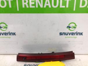 Used Third brake light Renault Clio IV Estate/Grandtour (7R) 0.9 Energy TCE 12V Price € 15,00 Margin scheme offered by Snuverink Autodemontage