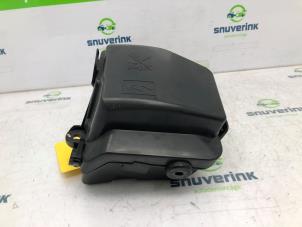 Used Fuse box Renault Clio IV Estate/Grandtour (7R) 0.9 Energy TCE 12V Price € 25,00 Margin scheme offered by Snuverink Autodemontage