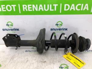 Usagé Barre amortisseur avant gauche Renault Twingo II (CN) 1.2 16V Prix € 40,00 Règlement à la marge proposé par Snuverink Autodemontage
