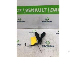 Używane Wtyk pasa bezpieczenstwa prawy tyl Renault Clio IV (5R) 1.5 dCi 75 FAP Cena € 30,00 Procedura marży oferowane przez Snuverink Autodemontage