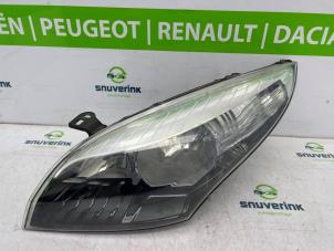 Used Headlight, left Renault Megane III Berline (BZ) 1.5 dCi 105 Price € 175,00 Margin scheme offered by Snuverink Autodemontage