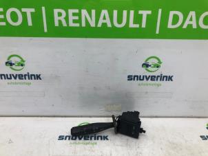 Used Light switch Peugeot Expert (222/224) 1.9D Price € 48,40 Inclusive VAT offered by Snuverink Autodemontage