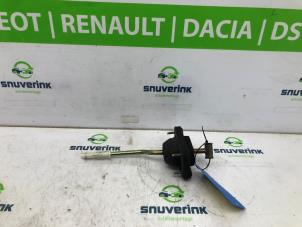 Used Gear stick Peugeot 206 (2A/C/H/J/S) 1.4 XR,XS,XT,Gentry Price € 80,00 Margin scheme offered by Snuverink Autodemontage