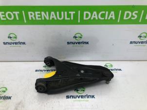 Usagé Bras de suspension avant droit Dacia Lodgy (JS) 1.6 16V Prix € 60,00 Règlement à la marge proposé par Snuverink Autodemontage