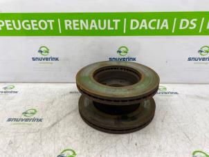 Used Front brake disc Renault Master IV (MA/MB/MC/MD/MH/MF/MG/MH) 2.3 dCi 150 16V Price on request offered by Snuverink Autodemontage
