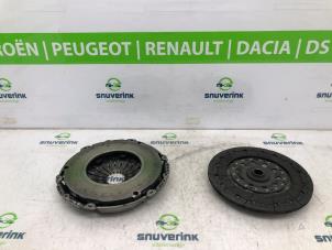Used Pressure plate Renault Master IV (MA/MB/MC/MD/MH/MF/MG/MH) 2.3 dCi 150 16V Price on request offered by Snuverink Autodemontage